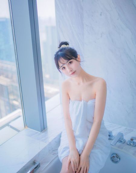 女王踩踏脚奴免费区域视频_高清在线视频观看